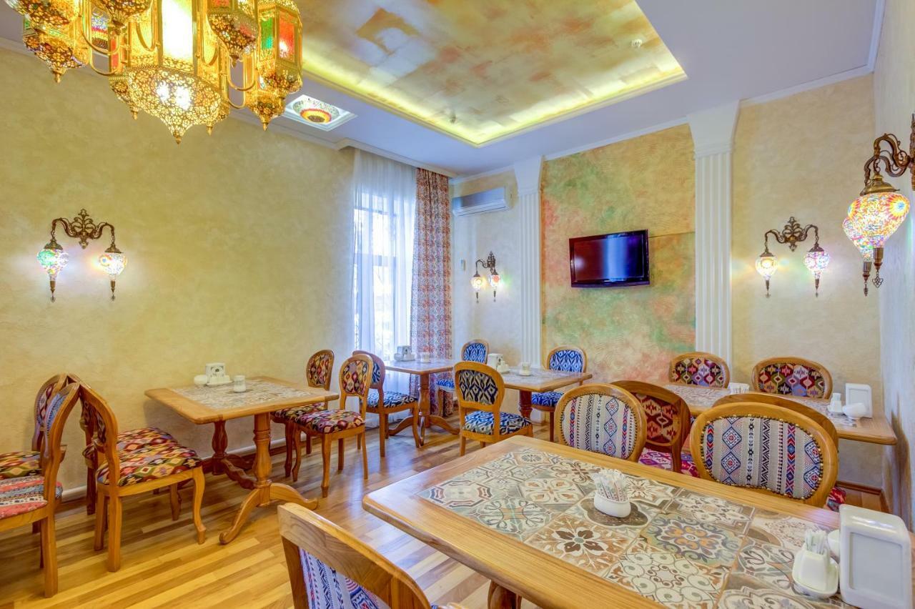 Navat Hotel Bishkek Exteriör bild